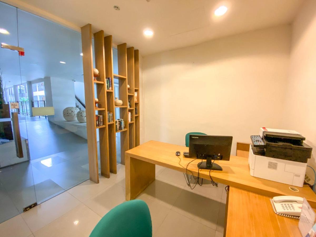 Holiday Inn Resort Baruna Bali By Ihg Kuta Lombok Exteriér fotografie A typical office