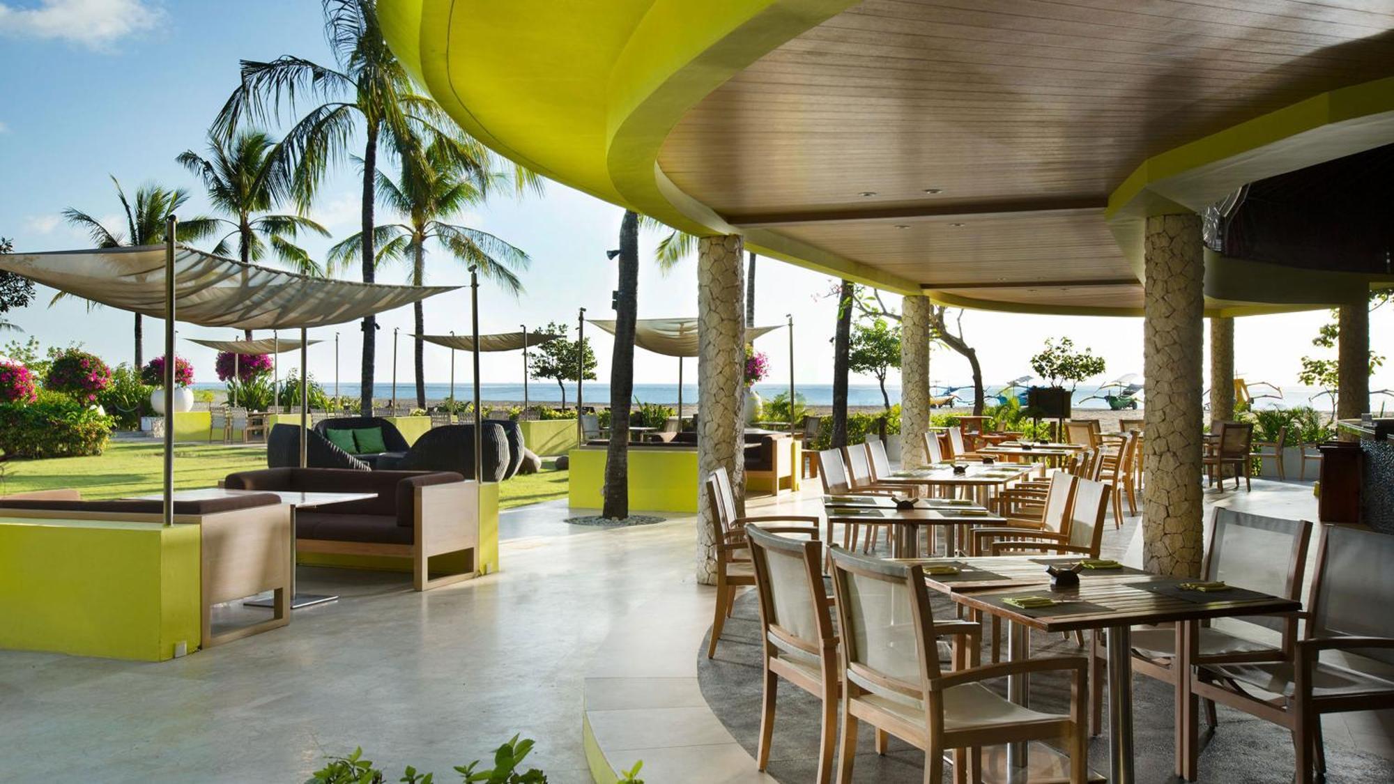 Holiday Inn Resort Baruna Bali By Ihg Kuta Lombok Exteriér fotografie The Beach Club